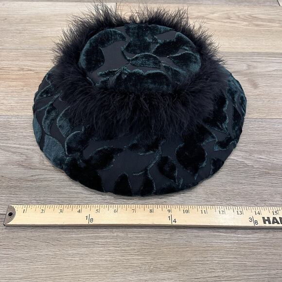 Vtg Whittall & Shon Green Velvet Feather Trim Veil Pom Pom Derby Fascinator Hat main image 6